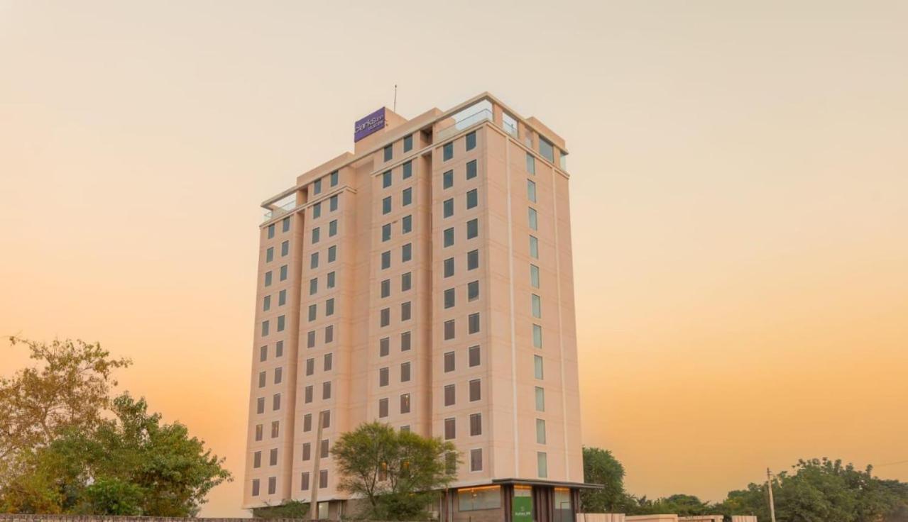 Clarks Inn Suites Джапур Экстерьер фото